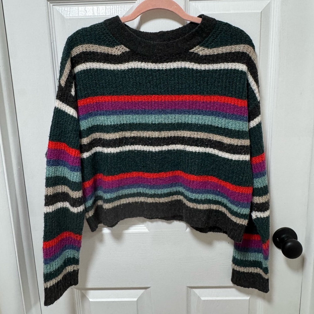 American Eagle Cropped Stripped Sweater